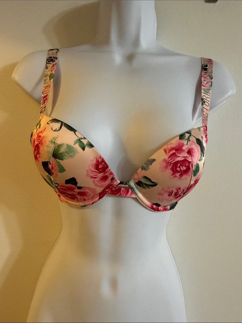 NWT Victoria’s Secret Pink Underwire Push-Up Bra with Rhinestones Size 34B